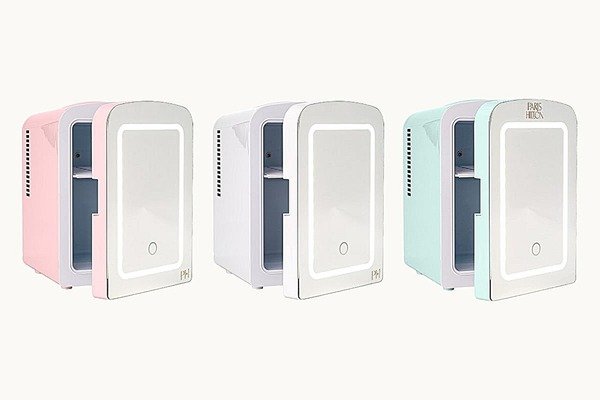 Epoca отзывает холодильники Paris Hilton