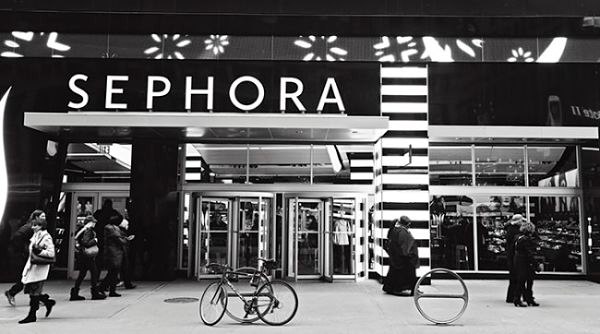 От маленького магазинчика до глобальной сети. История бренда «Sephora» 