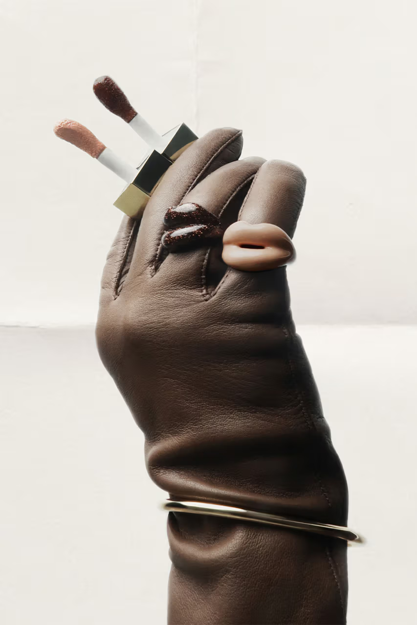 Hotlips и VIEVE объединяют макияж и украшения в новой коллаборации