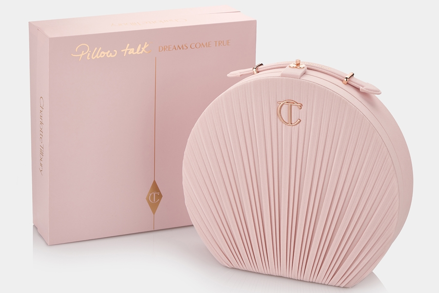 Hunter Luxury расширяет вселенную Charlotte Tilbury с помощью подарков, вдохновлённых фанатами