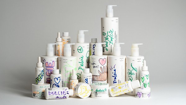 Haeckels переименовывается в Dulcie после переходного периода