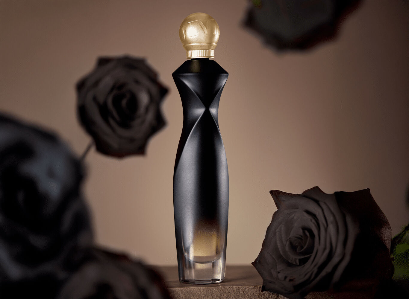 Oriflame представляет Divine Dark Velvet Eau de Parfum