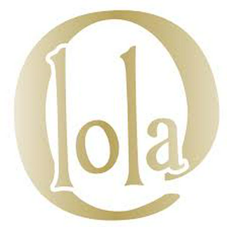 DR. LOLA