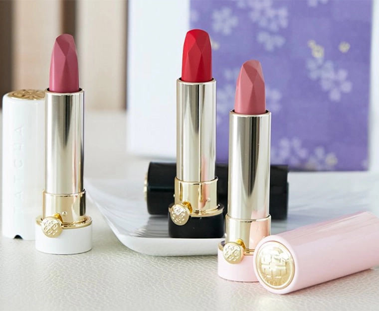 Наборы помад для губ Tatcha Silk Blossoms