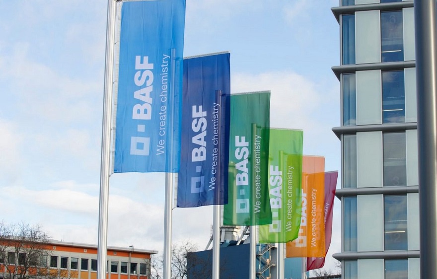 BASF ожидает падения операционной прибыли 