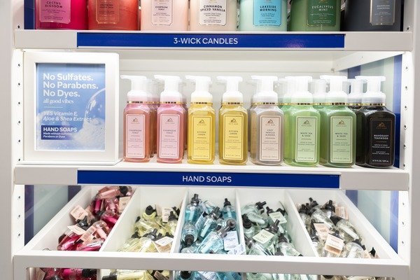 Bath & Body Works выходит на рынок розничной торговли в университетских кампусах с открытием более 600 магазинов