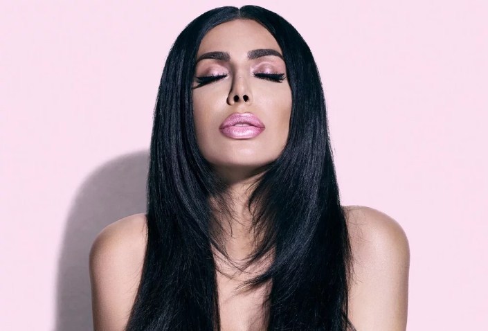 Huda Beauty - самый популярный в мире бренд красоты, по данным Cosmetify