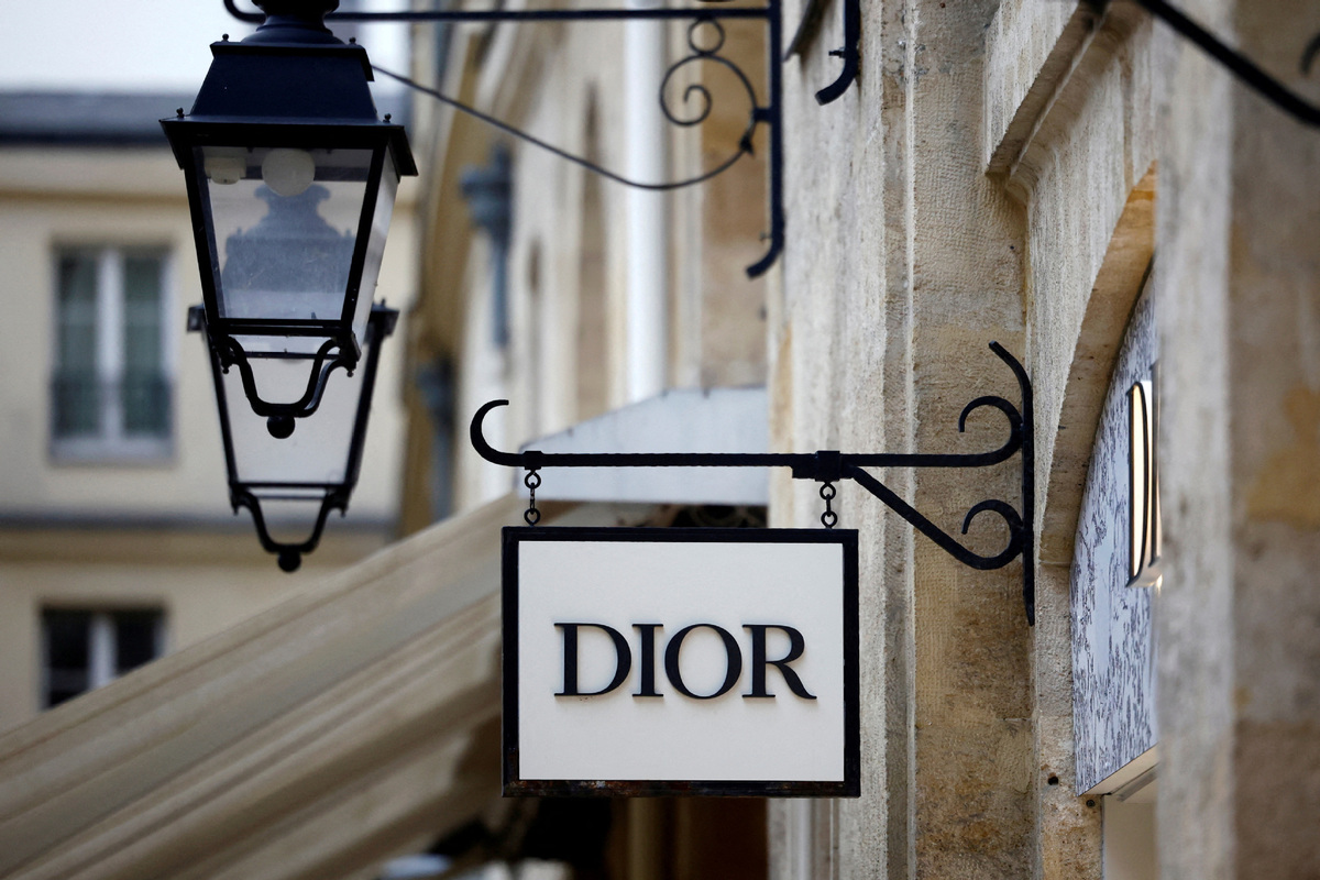 Расистская реклама Dior вызвала фурор в Китае