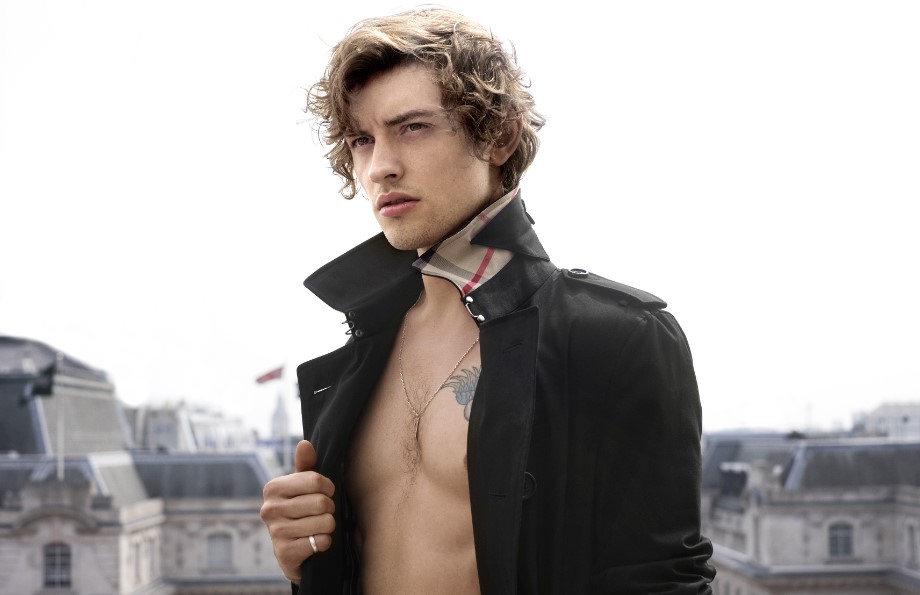 Аромат Mr. Burberry Indigo
