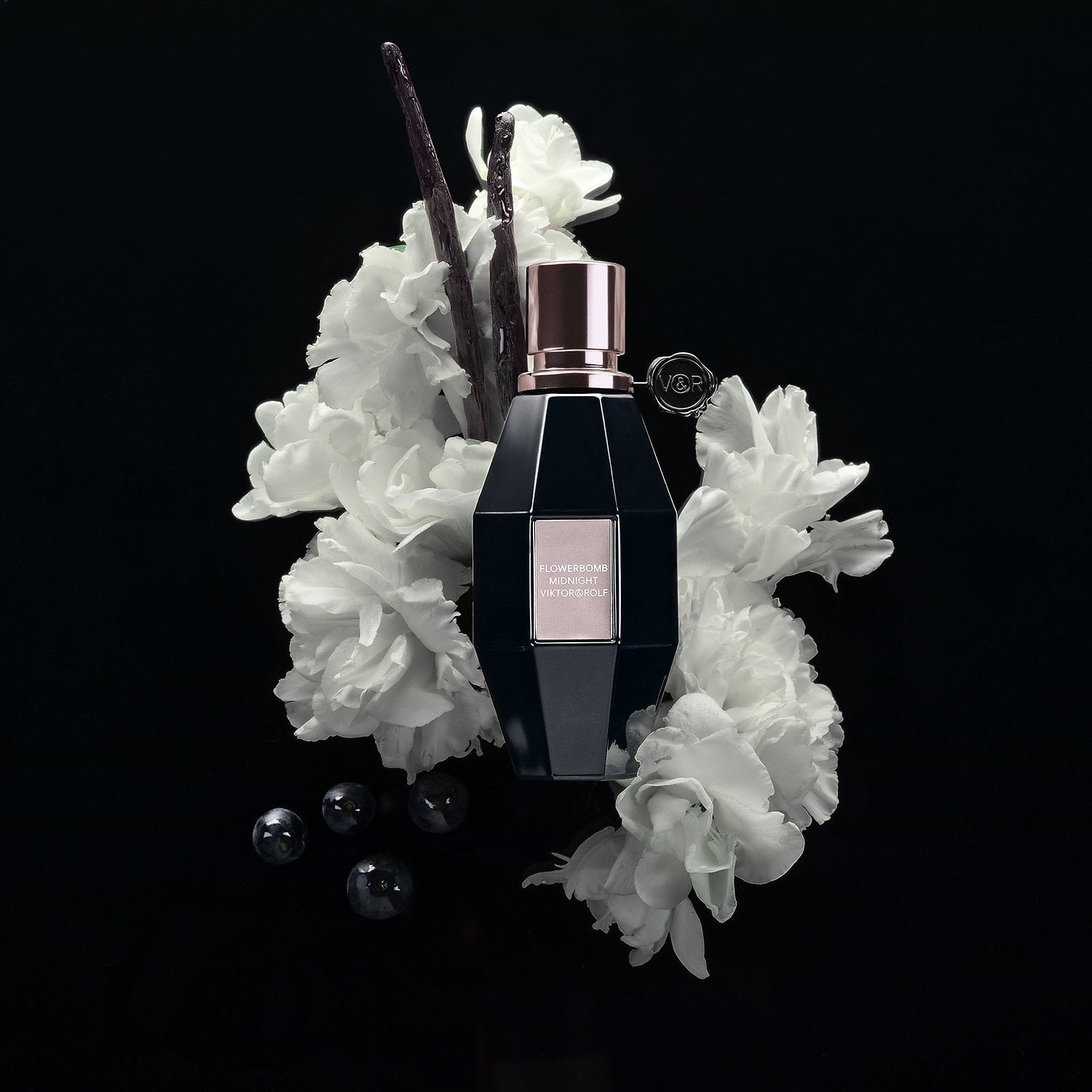 Новый аромат Viktor & Rolf Flowerbomb Midnight