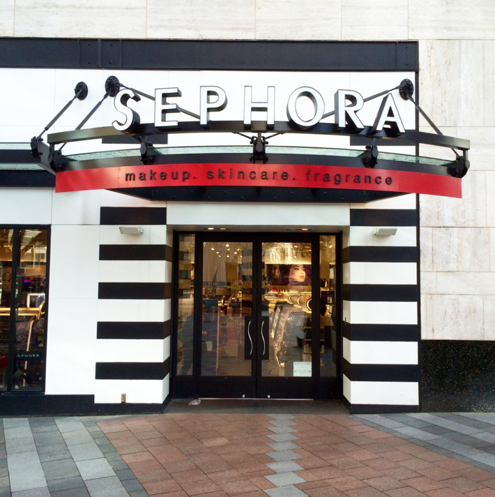 Sephora запускает «чистую» секцию красоты