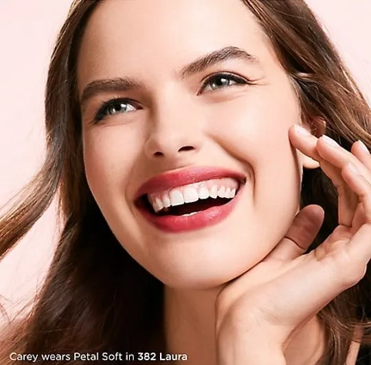 Помады Laura Mercier Petal Soft Sheer Matte Lipstick Crayon