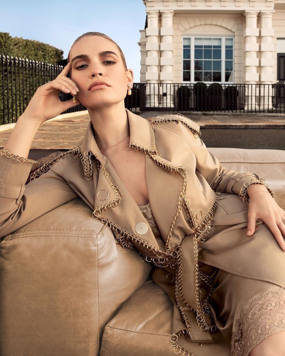 Лили Джеймс снялась в рекламной кампании аромата My Burberry 2019 года