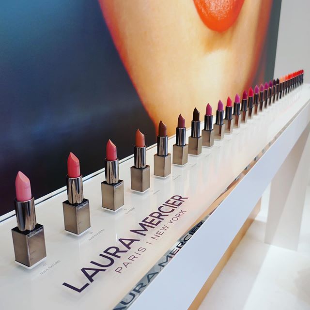 Новая линия губных помад Laura Mercier Rouge Essential Silky Cream Lipstick 2019