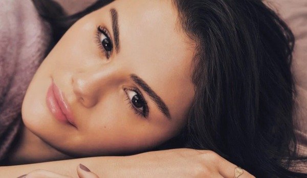 Селена Гомес стала миллиардером благодаря успеху Rare Beauty