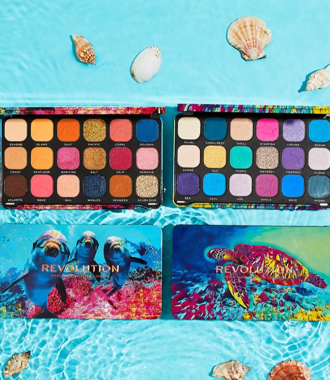 Палетки теней Makeup Revolution Forever Flawless Hydra 