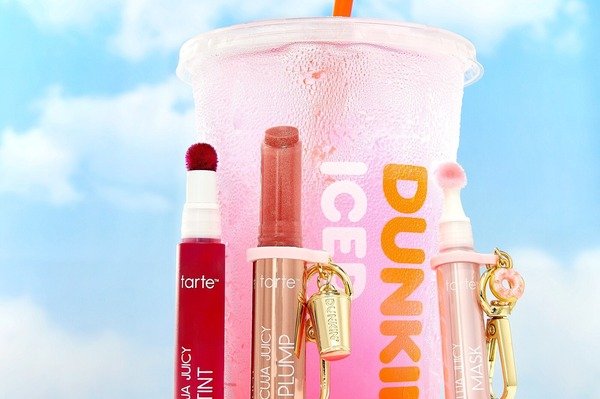 Tarte и Dunkin' выпустили лимитированную коллекцию губ, вдохновленную освежающими напитками