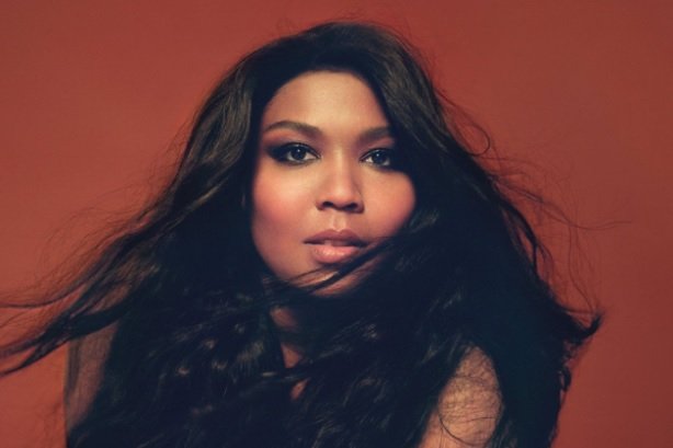 Lizzo сотрудничает с Unilever Dove для проекта #DoveSelfEsteemProject