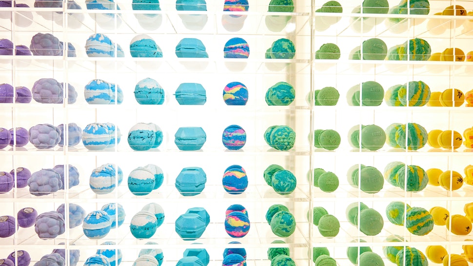 Lush запускает 54 новые бомбы для ванны, чтобы отпраздновать 30-летний юбилей продукта