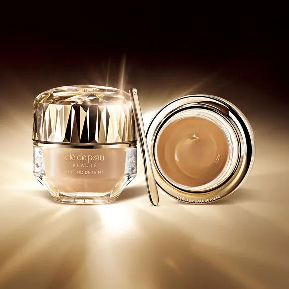 Основа для макияжа Clé de Peau Beauté The Foundation Le Fond De Teint