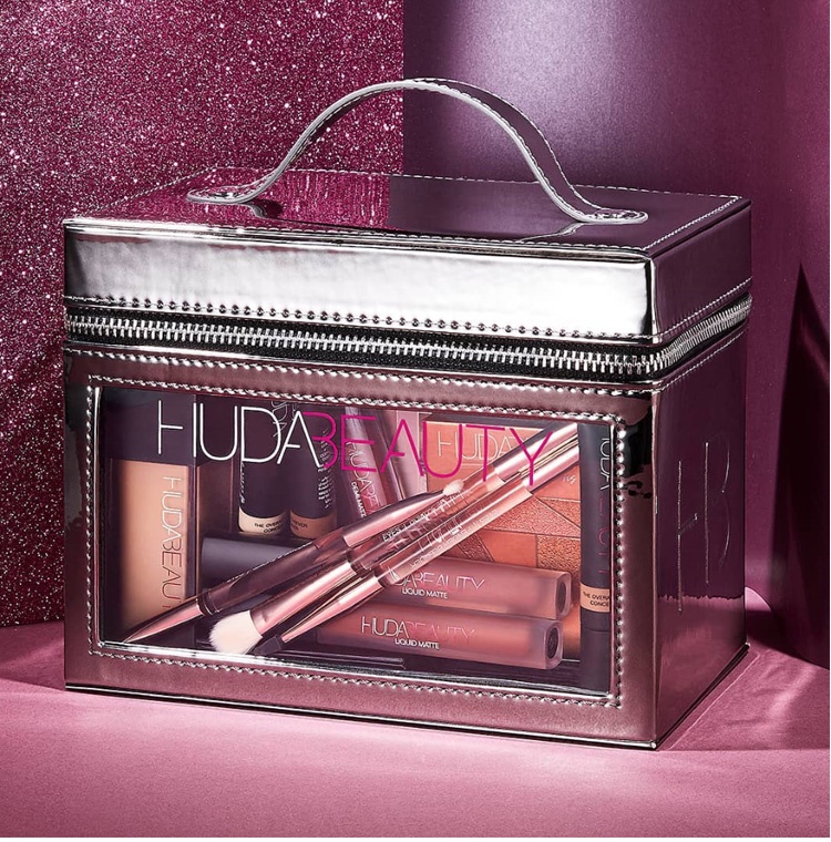 Кейс для хранения косметики от Huda Beauty