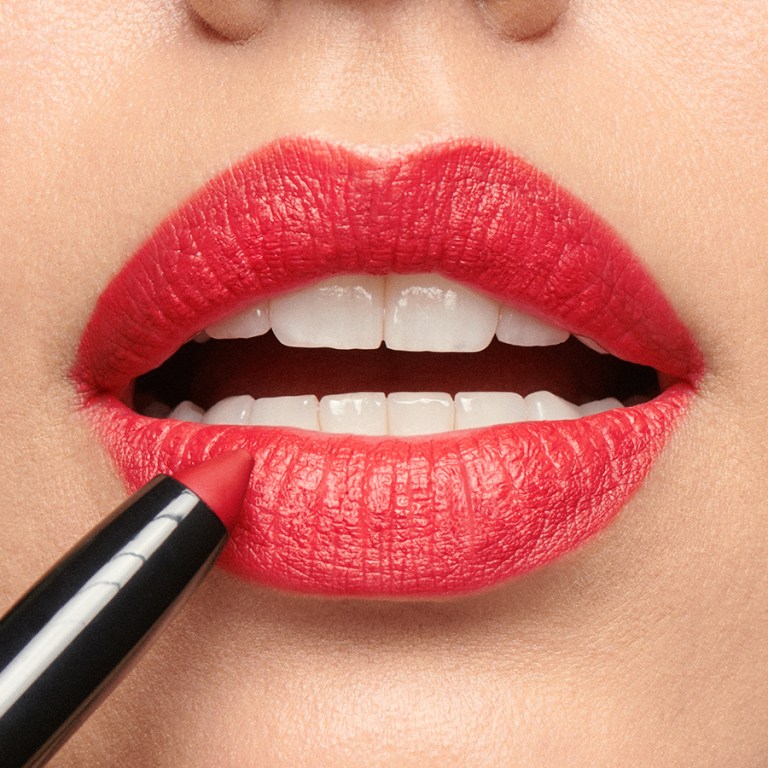 Помада в форме карандашей Revlon ColorStay Matte Lite Crayon