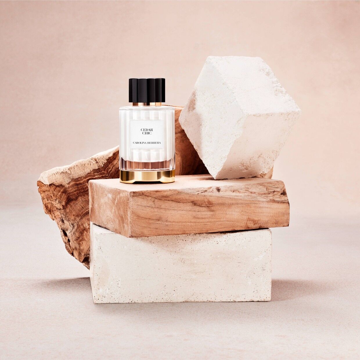Парфюм Carolina Herrera Cedar Chic