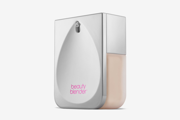 Beautyblender теперь будет создавать тональные основы!