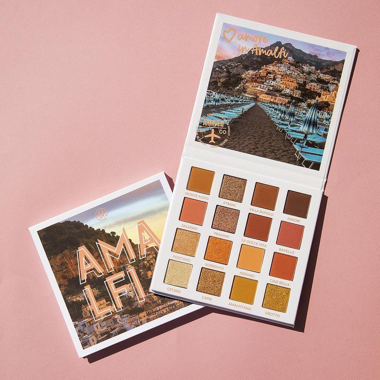 Палетка и набор кистей BH Cosmetics Travel Series Amore in Amalfi 