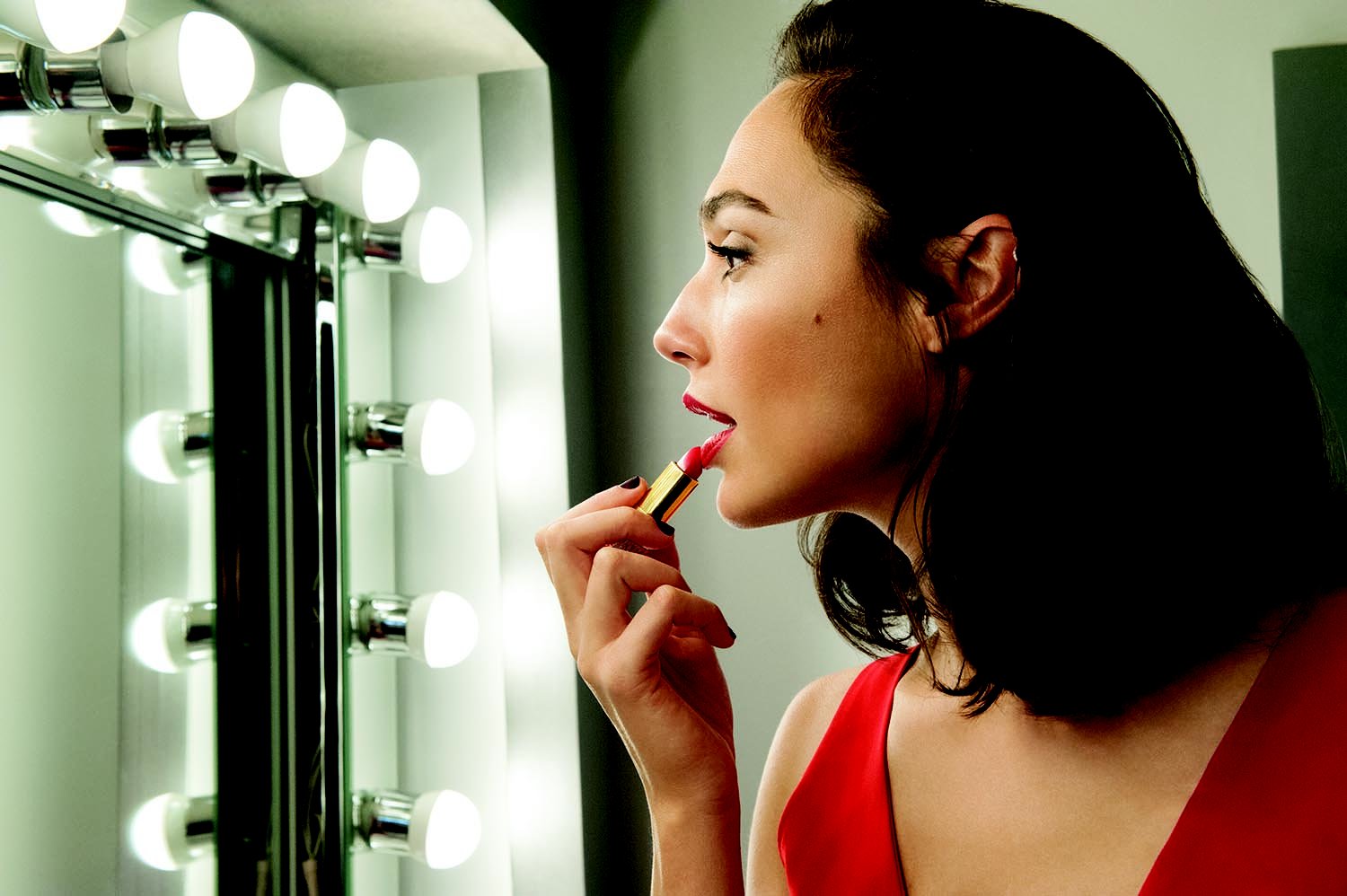 Галь Гадот-новое лицо Revlon!
