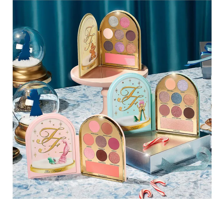 Подарочный набор Too Faced Holiday 2023 Let It Snow Globes 3-Piece Palette