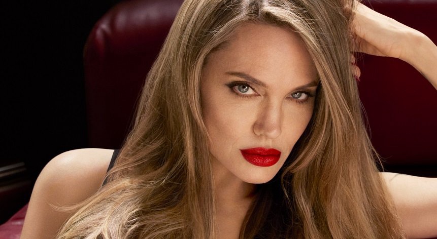 Анджелина Джоли снялась в новой кампании Tom Ford Runway Lip Color