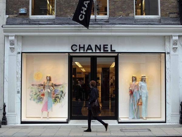 Флагман Chanel London закрывается из-за своей нерентабельности