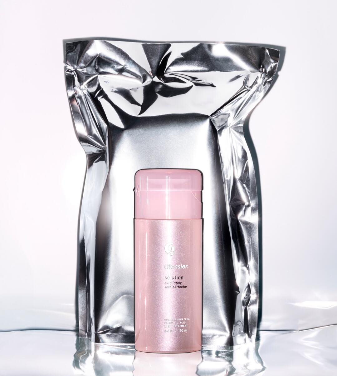 Средство от Glossier изменит вашу кожу за 4 недели