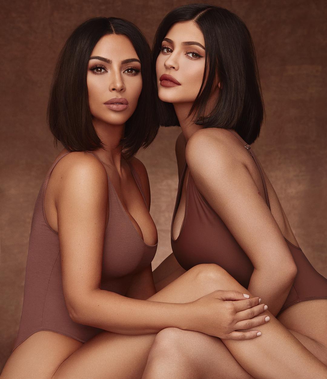 Сюрпризы от к Черной пятнице от KKW Beauty