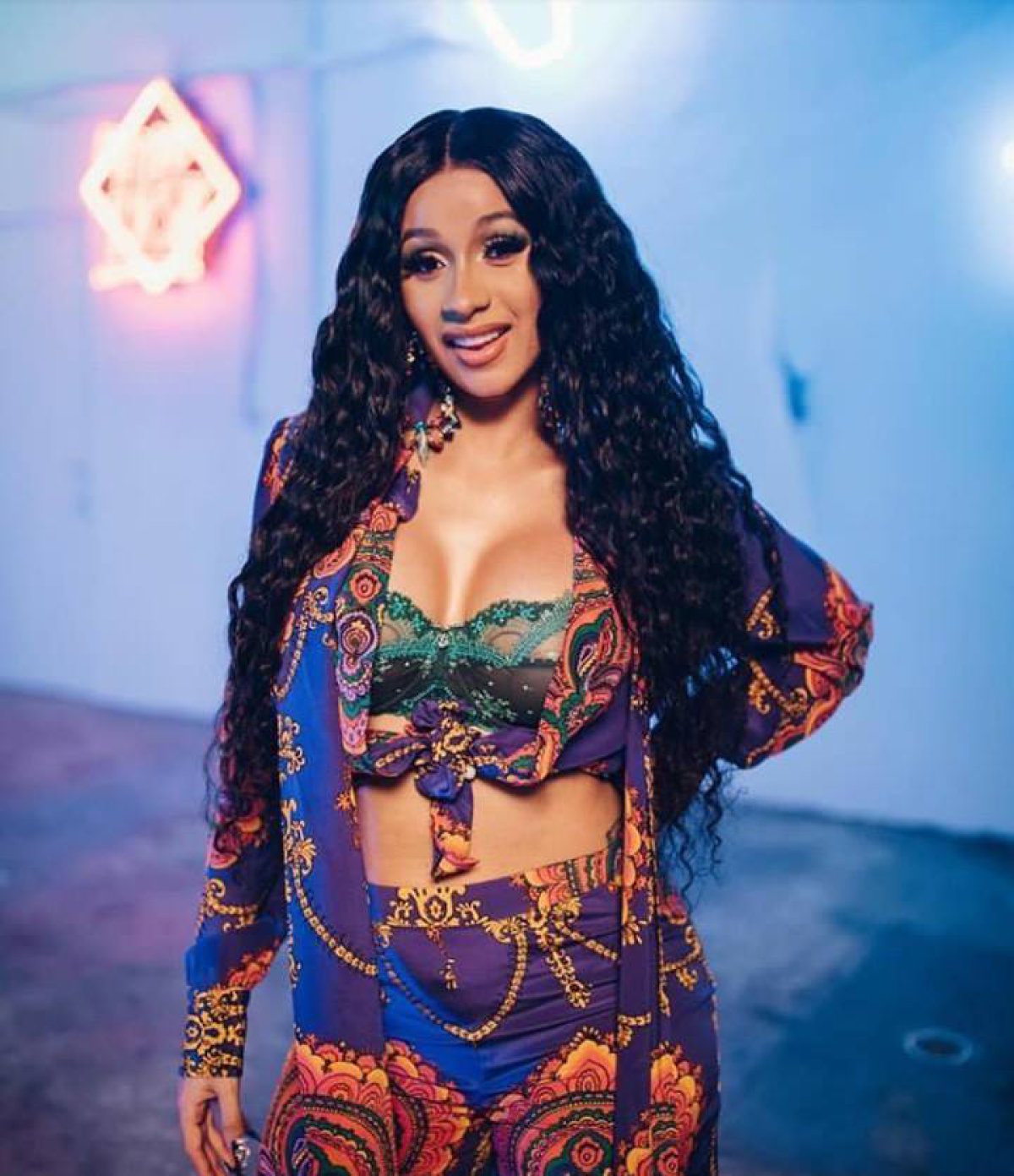 Картинки по запросу "cardi b insta"