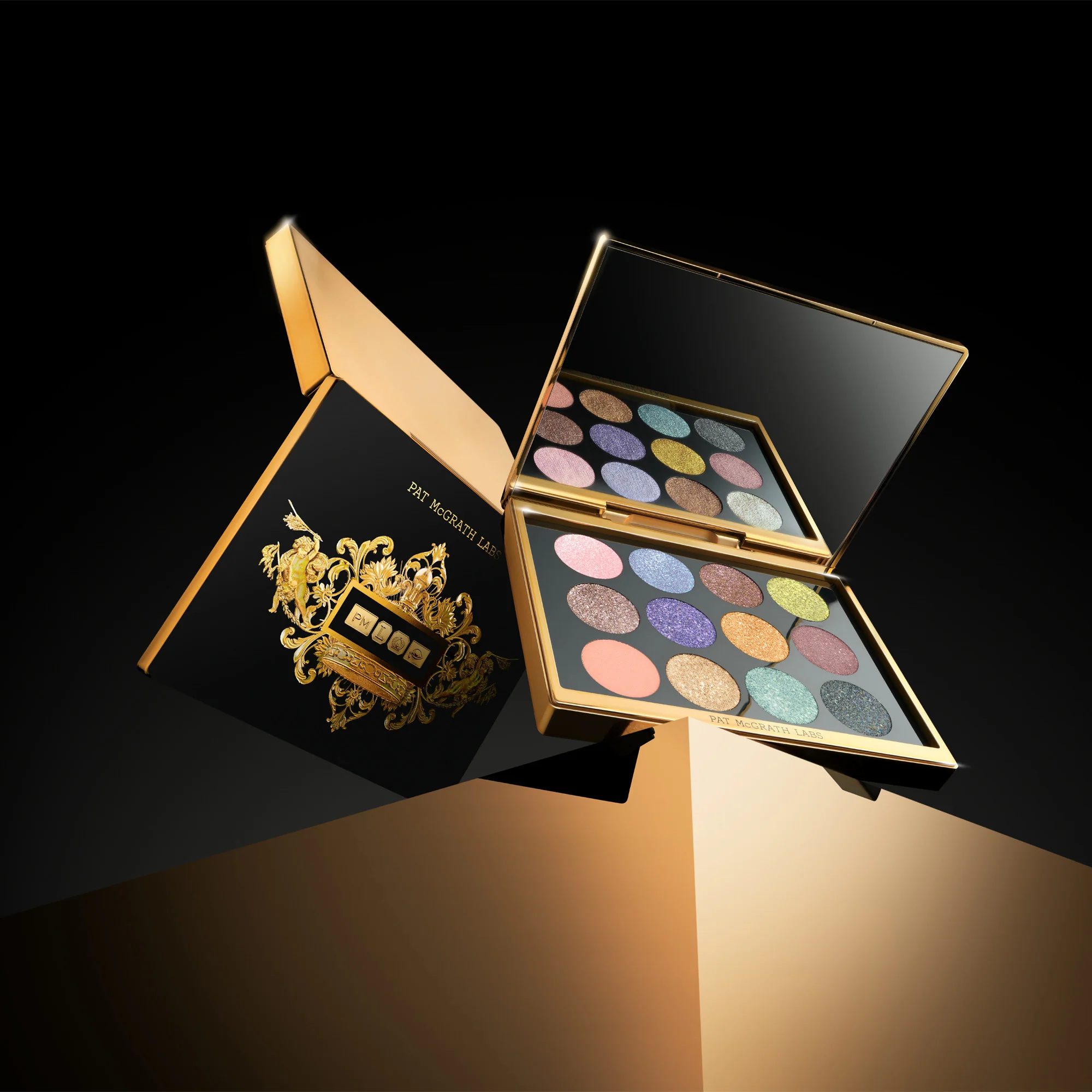 Палетка теней для век Pat McGrath Holiday 2025 Gilded Nirvana Mega  