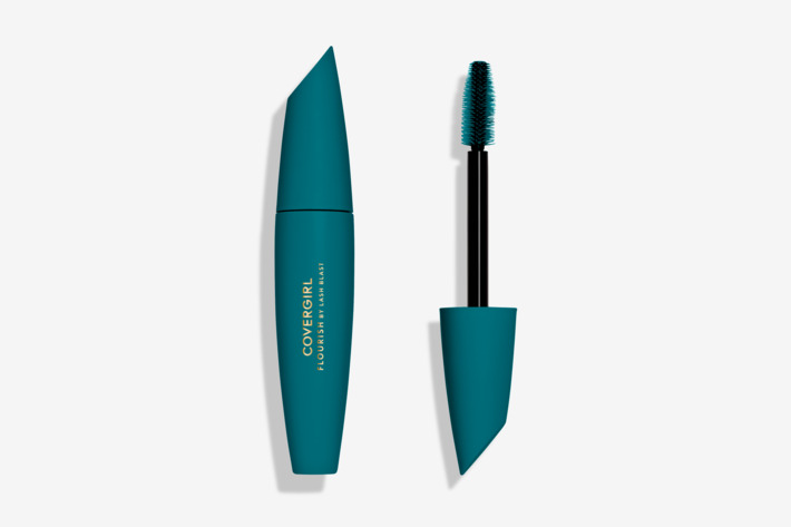 Бренд CoverGirl запустил Flourish LashBlast Mascara и LashBlast Amplify Primer