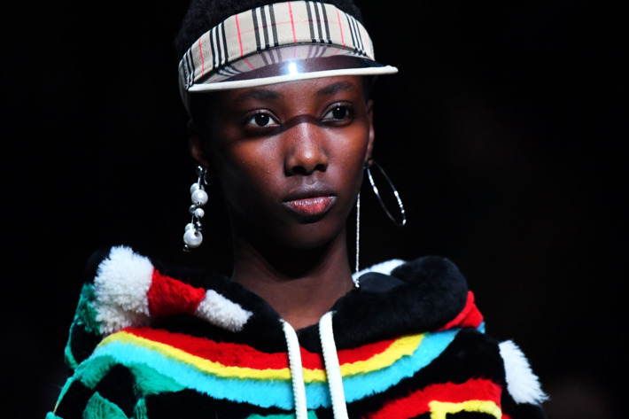 Burberry подчеркивает индивидуальность 