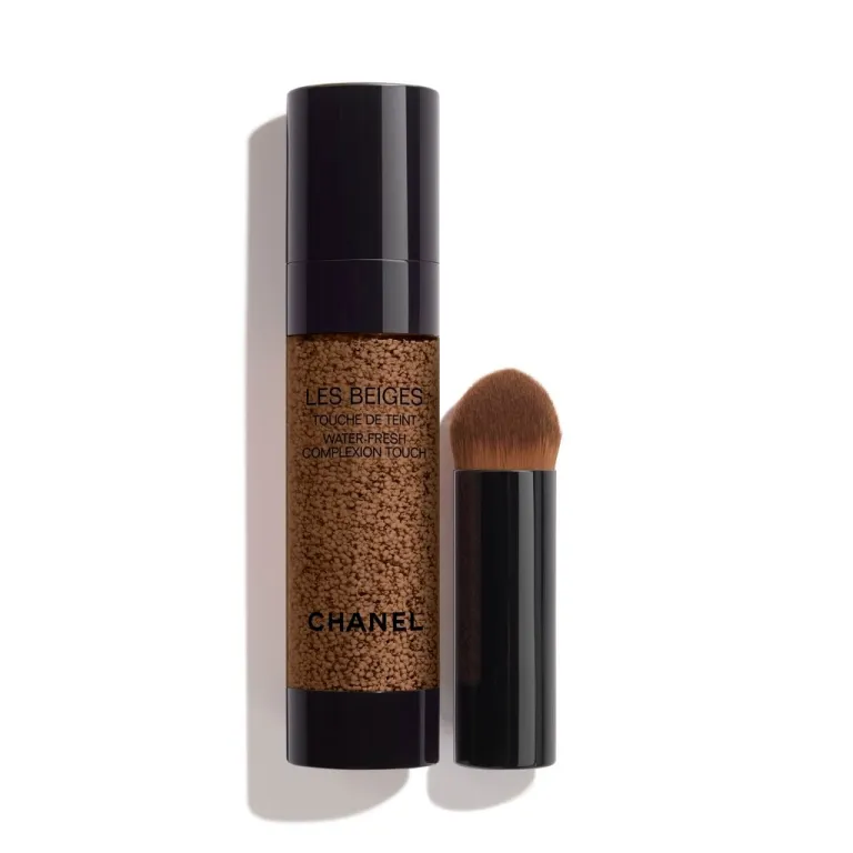 Тональная основа Chanel Les Beiges Water-Fresh Complexion Touch 