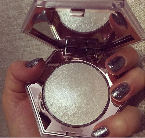 Отзыв победительницы рождественского конкурса на Dimond Bomb от Fenty Beauty!
